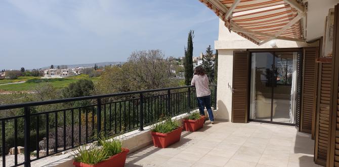 Cargo Connections support the Friends' Hospice Paphos