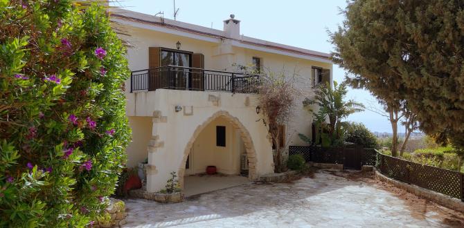 Cargo Connections support the Friends' Hospice Paphos